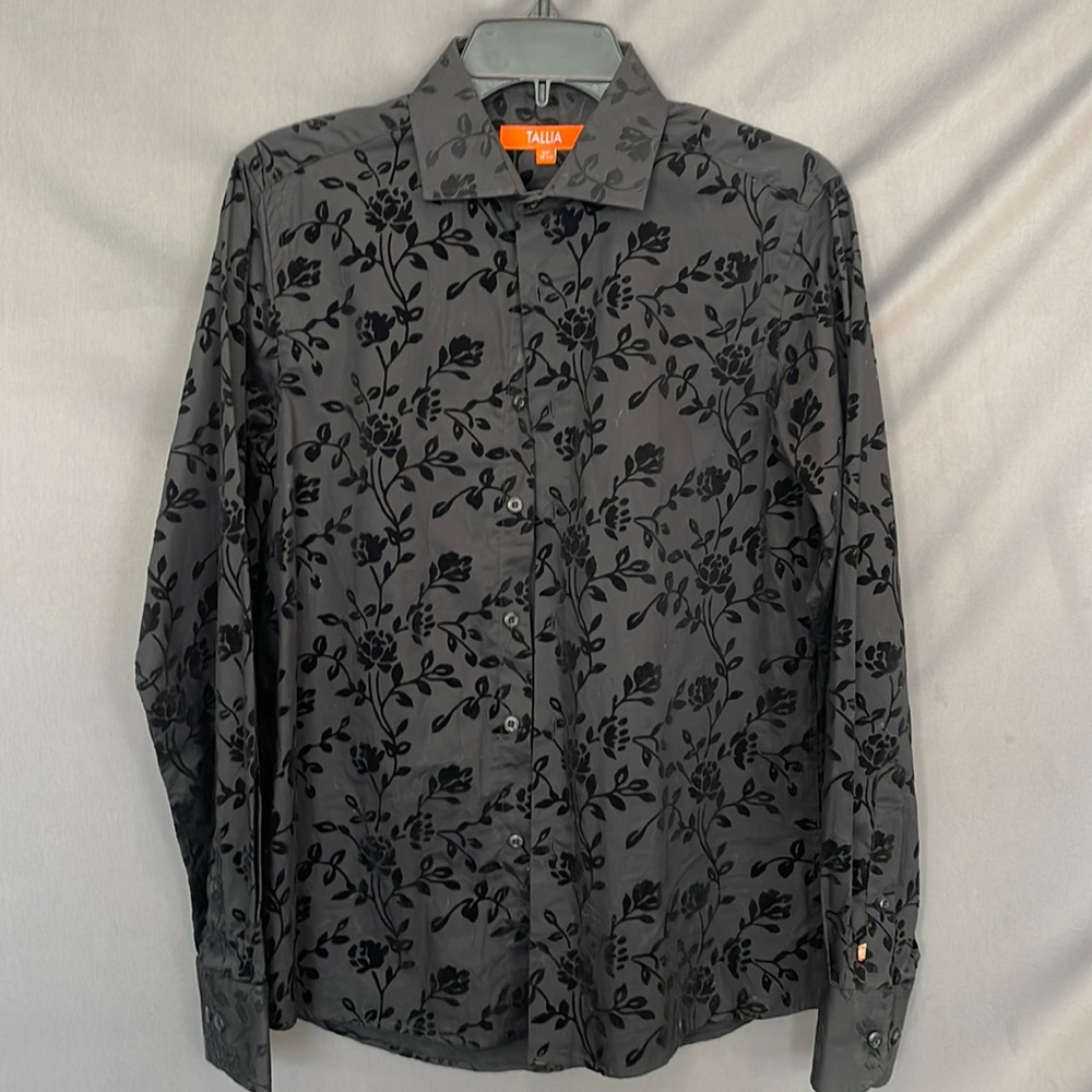 ☑️ TALLIA Dress shirt with velvet accent print. SZ 14 1/2